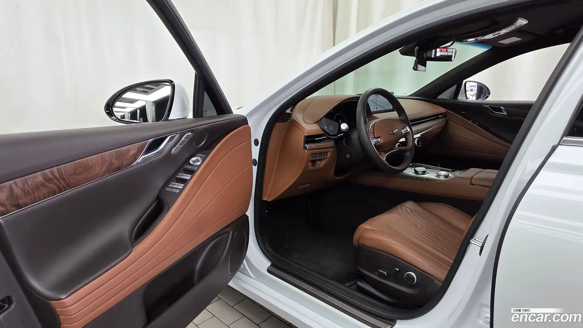 G80 Genesis 2023.2-INNER-010
