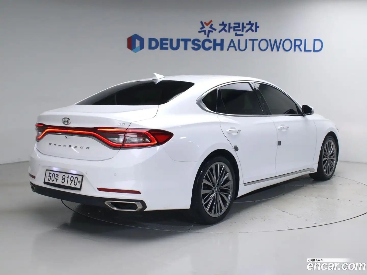Grandeur Hyundai 2017.9-OUTER-002