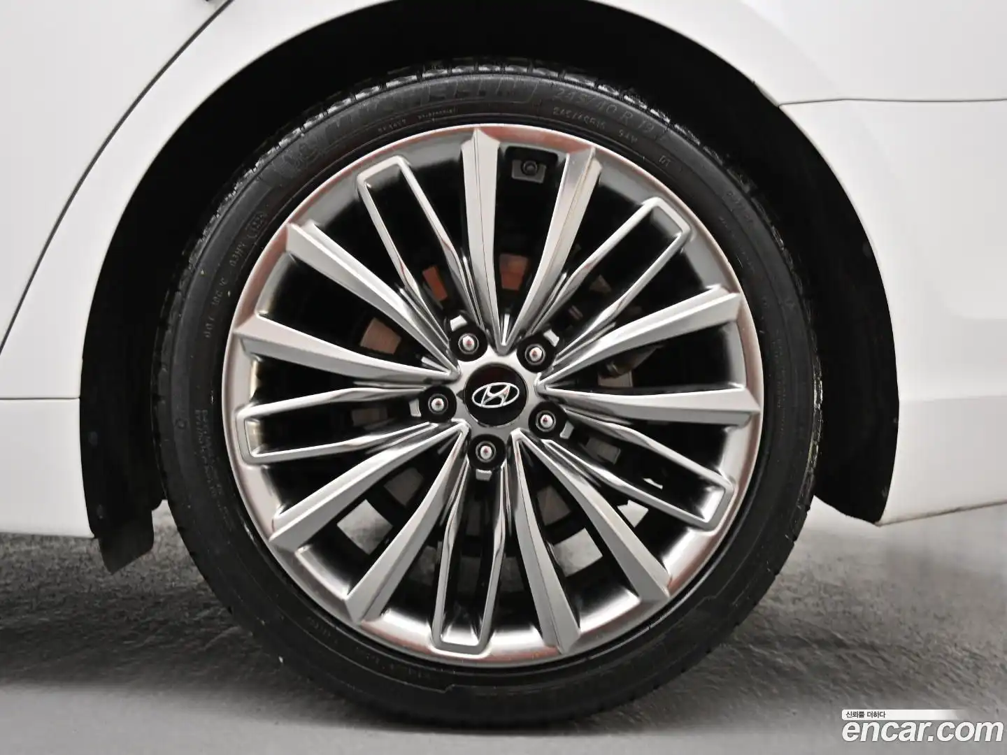 Grandeur Hyundai 2017.9-OUTER-005
