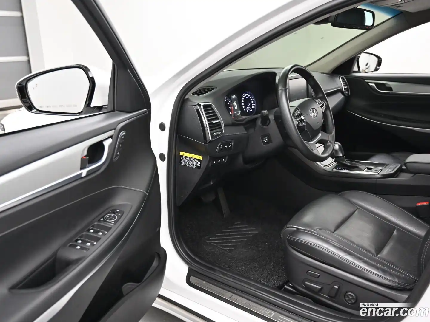 Grandeur Hyundai 2017.9-OPTION-015