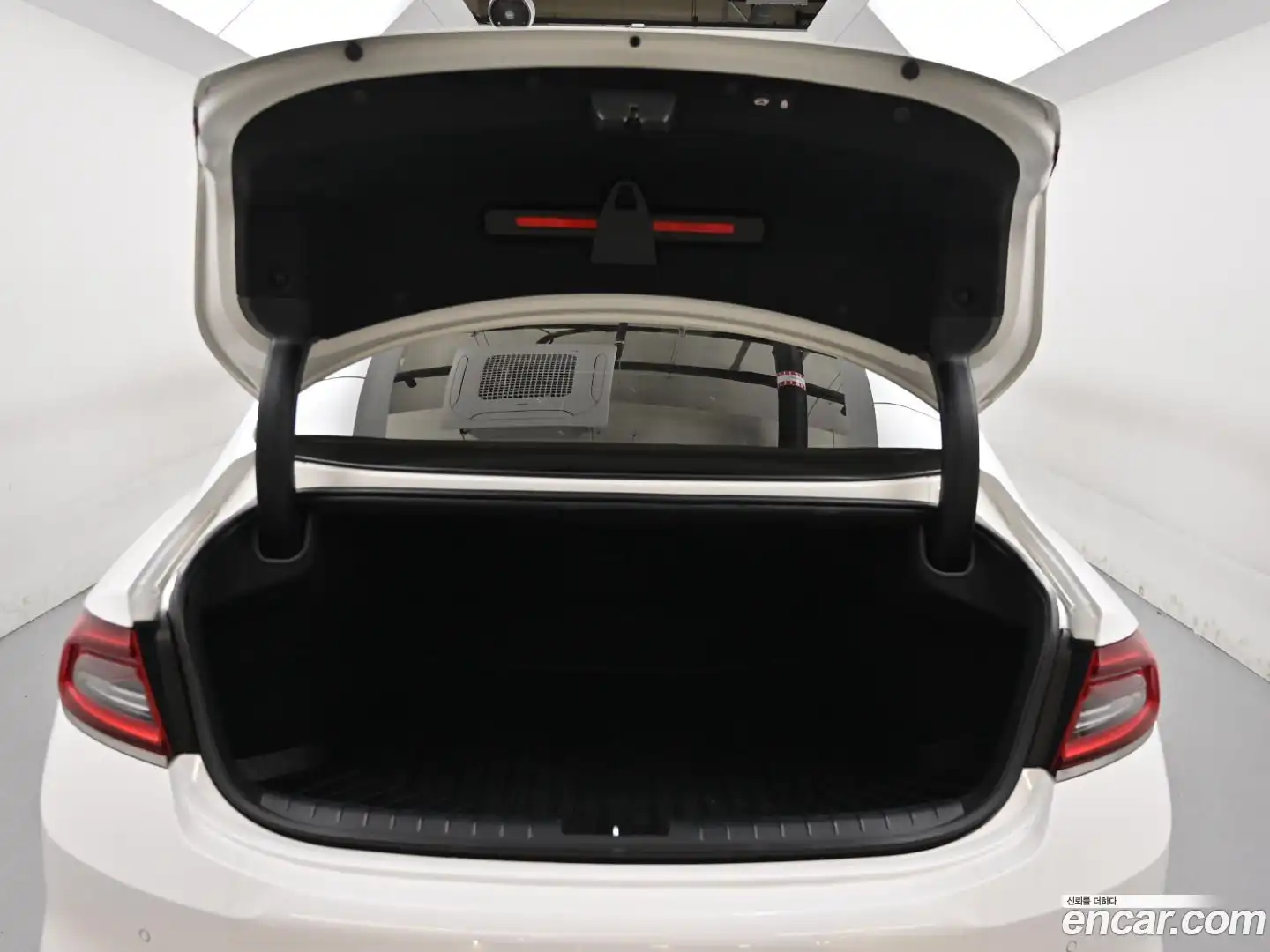 Grandeur Hyundai 2017.9-OPTION-023