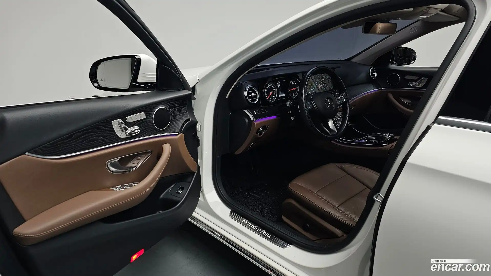 E-Class Mercedes-Benz 2017.3-INNER-010