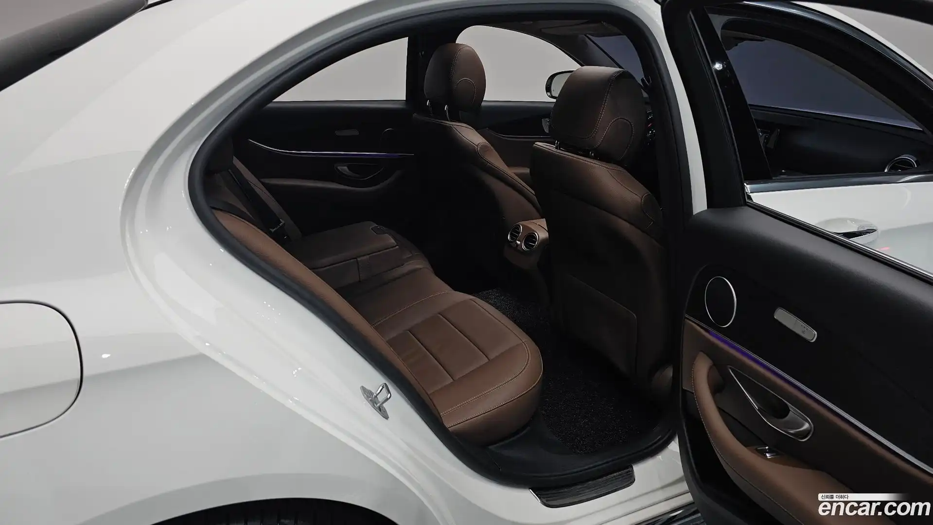 E-Class Mercedes-Benz 2017.3-OPTION-016