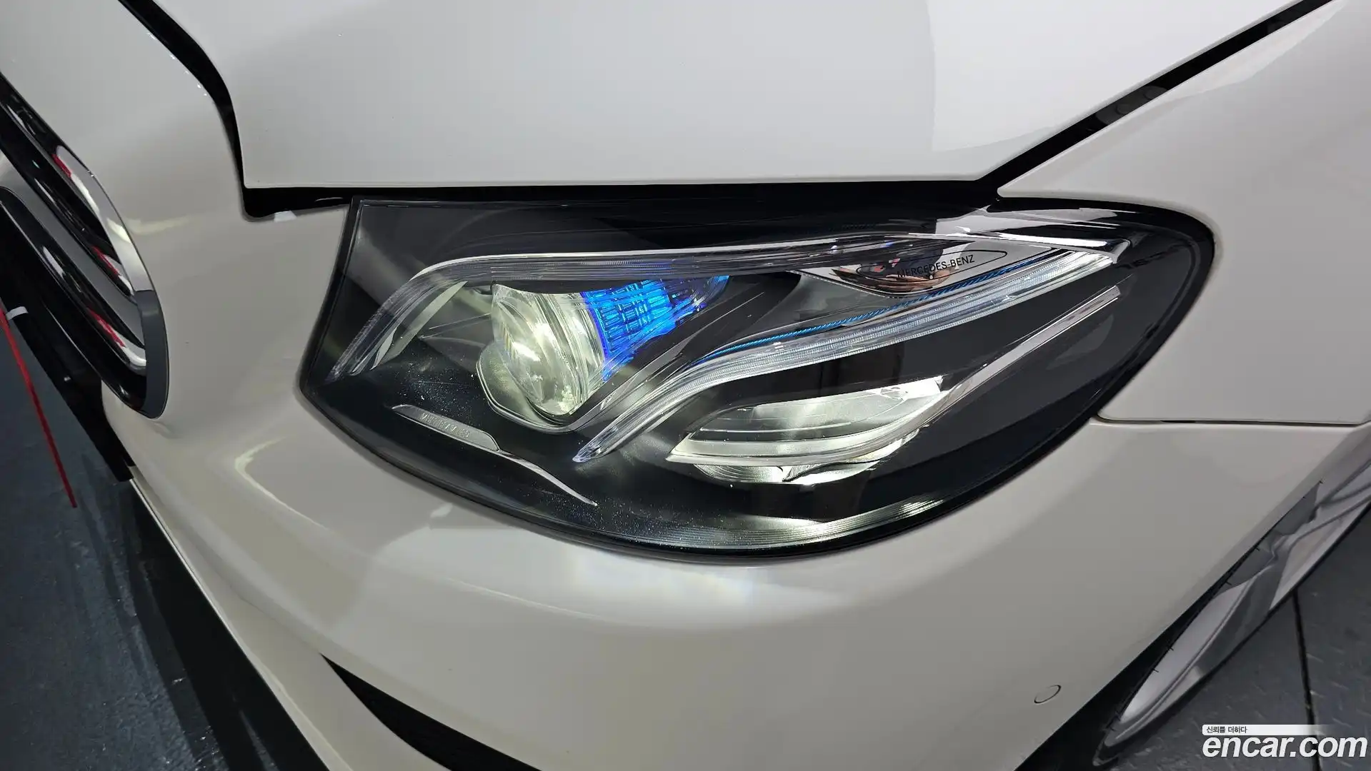 E-Class Mercedes-Benz 2017.3-OUTER-032