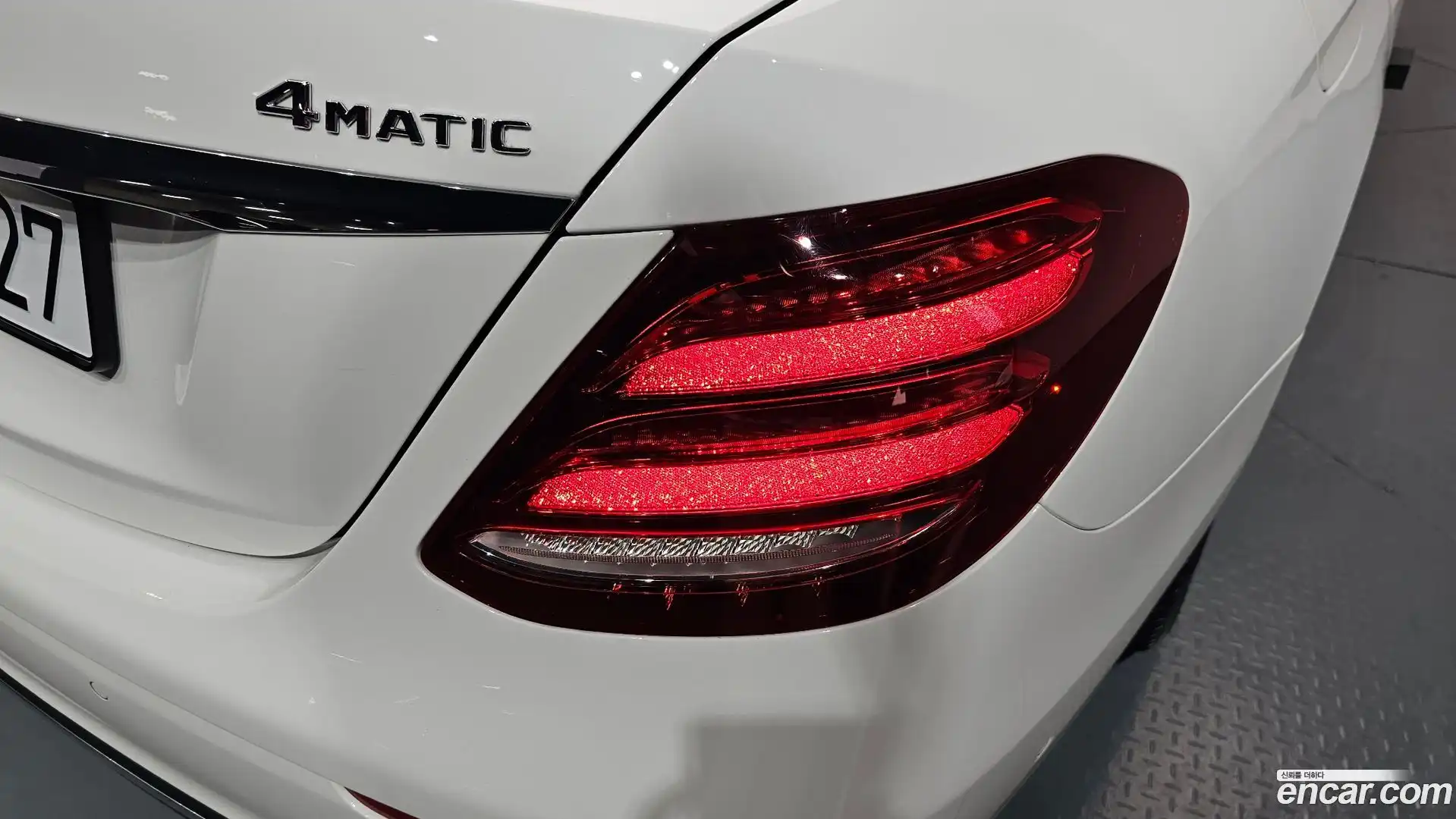 E-Class Mercedes-Benz 2017.3-OUTER-033