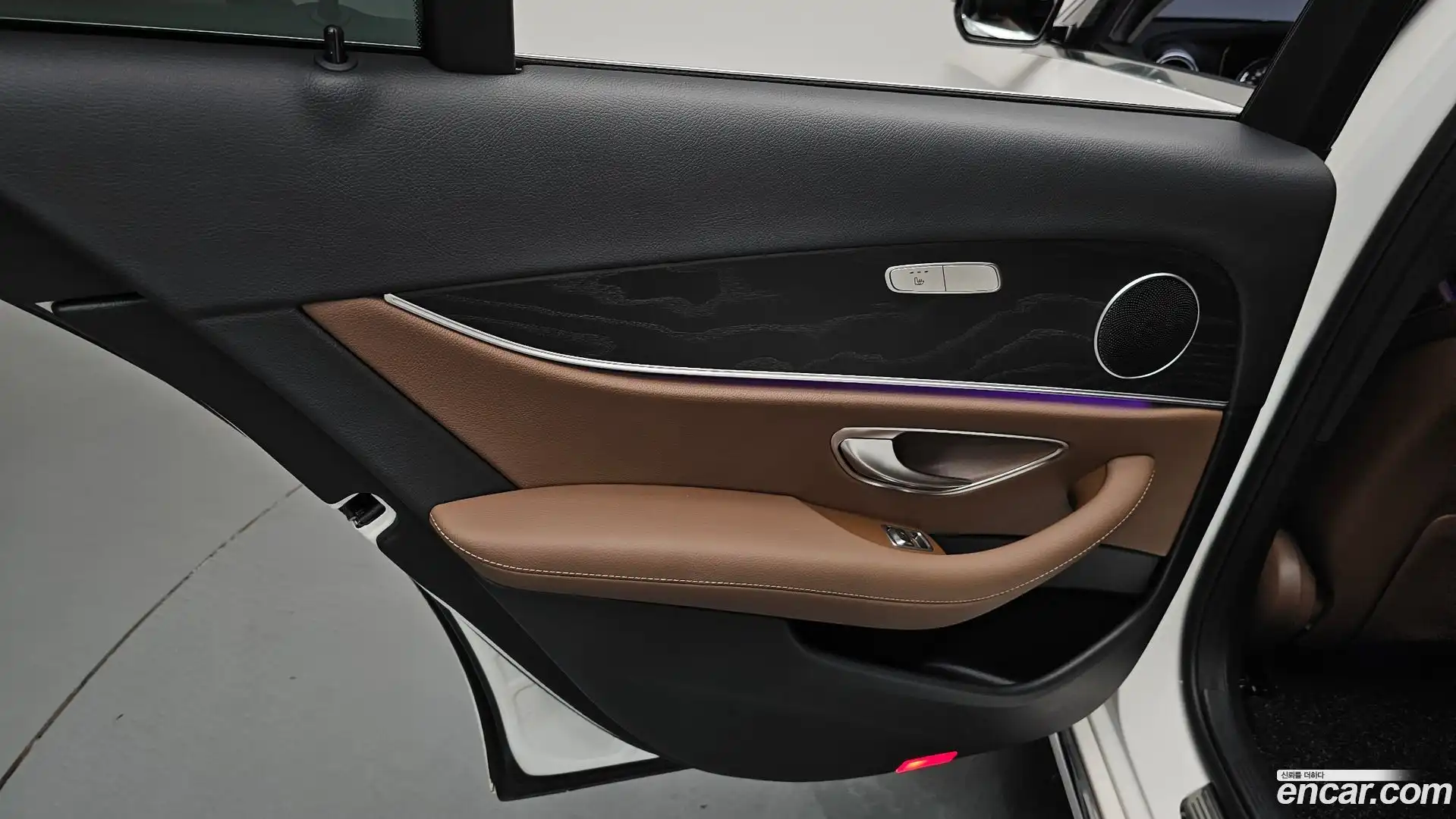 E-Class Mercedes-Benz 2017.3-INNER-035