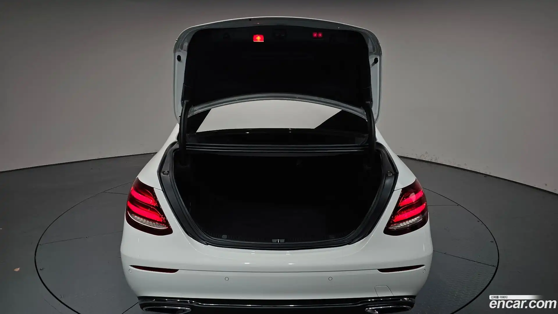 E-Class Mercedes-Benz 2017.3-OPTION-049