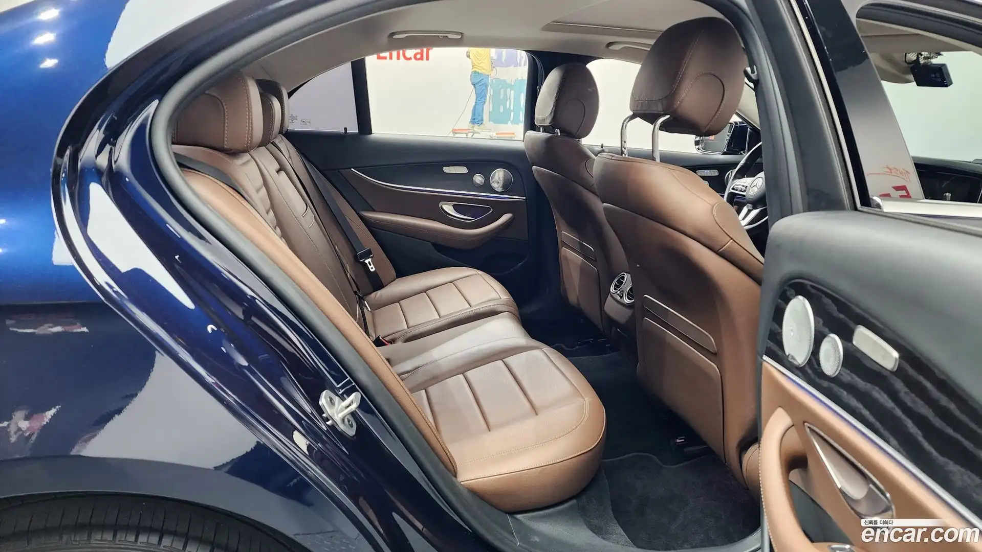 E-Class Mercedes-Benz 2018.11-OPTION-015