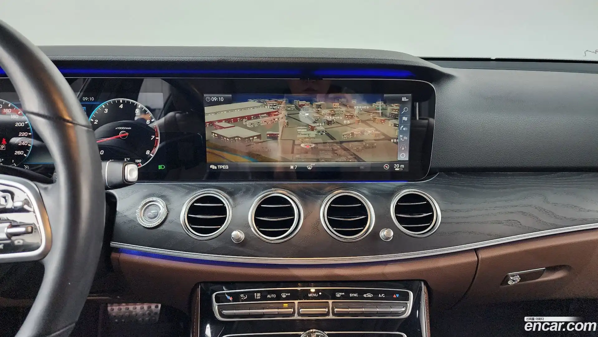 E-Class Mercedes-Benz 2018.11-OPTION-017