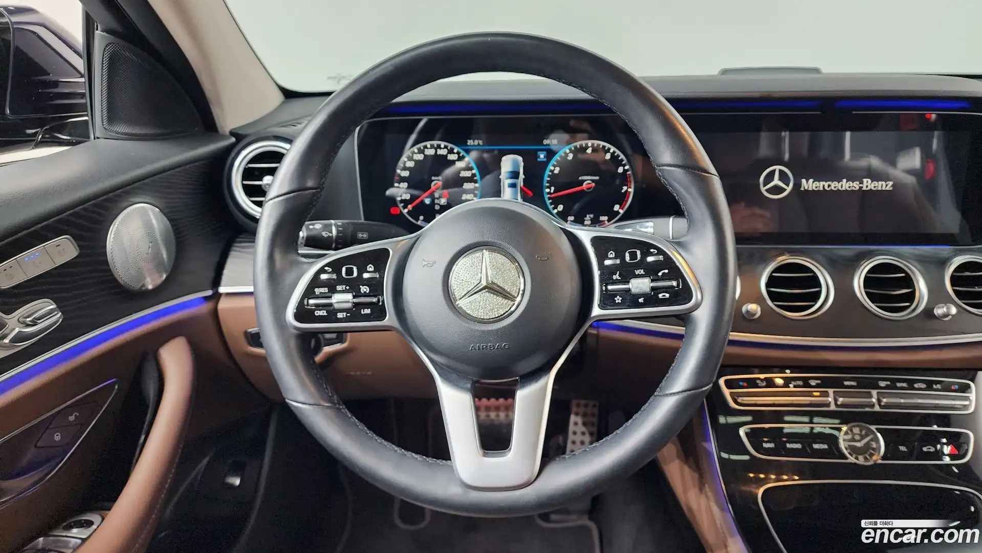 E-Class Mercedes-Benz 2018.11-OPTION-018