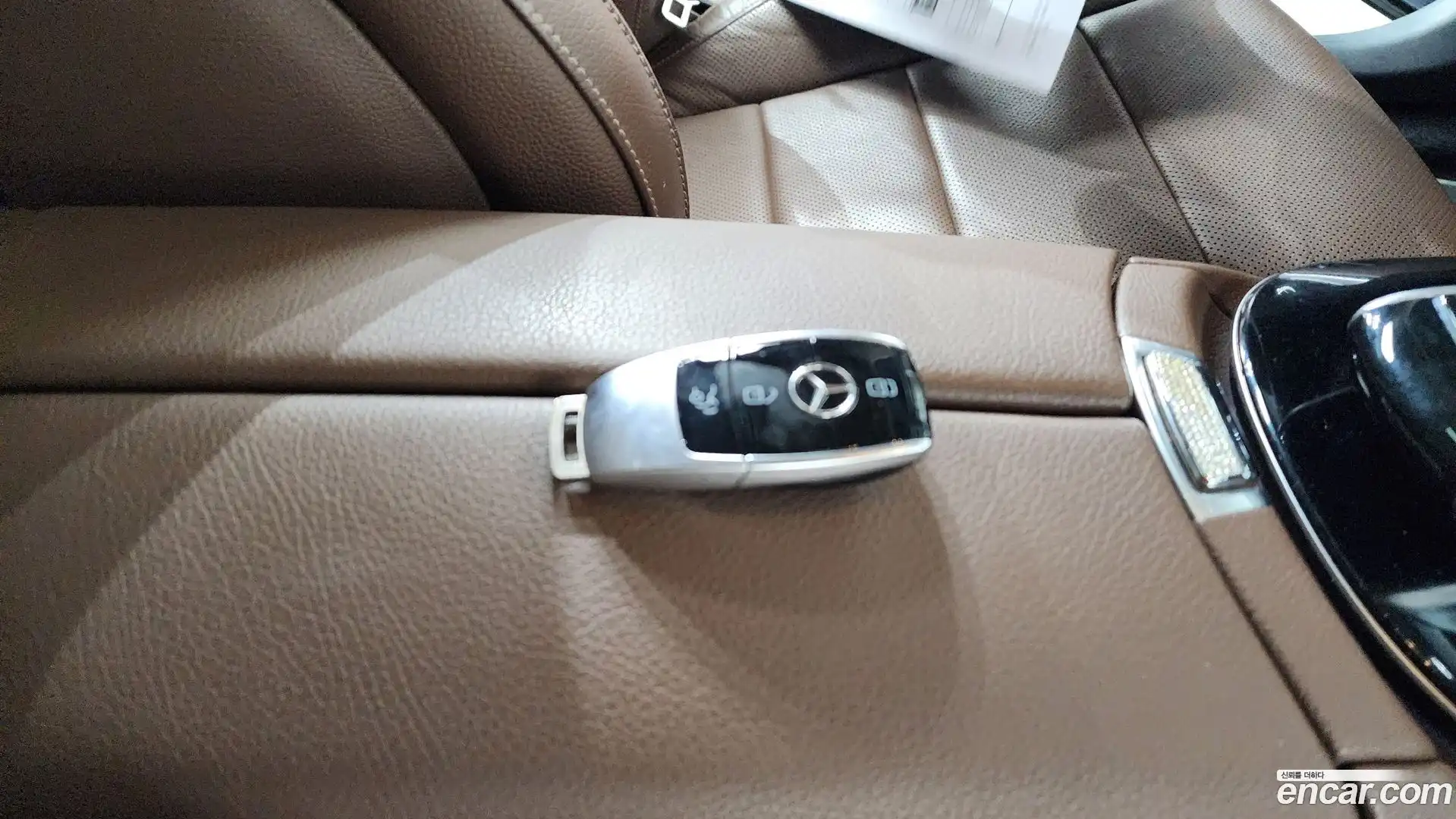 E-Class Mercedes-Benz 2018.11-OPTION-020