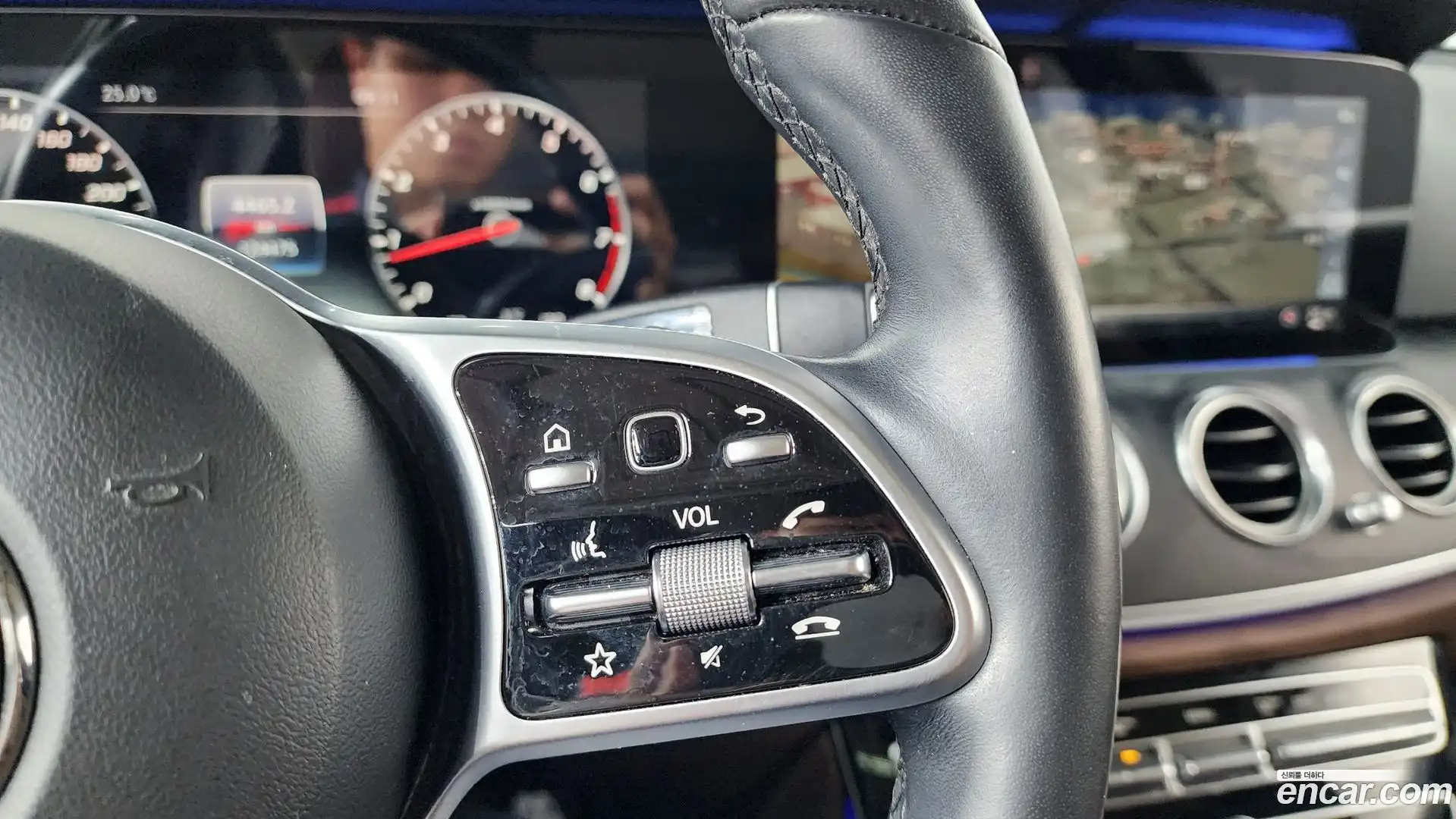 E-Class Mercedes-Benz 2018.11-OPTION-021