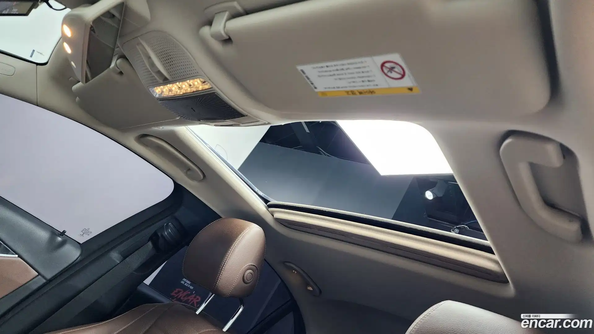 E-Class Mercedes-Benz 2018.11-OPTION-023