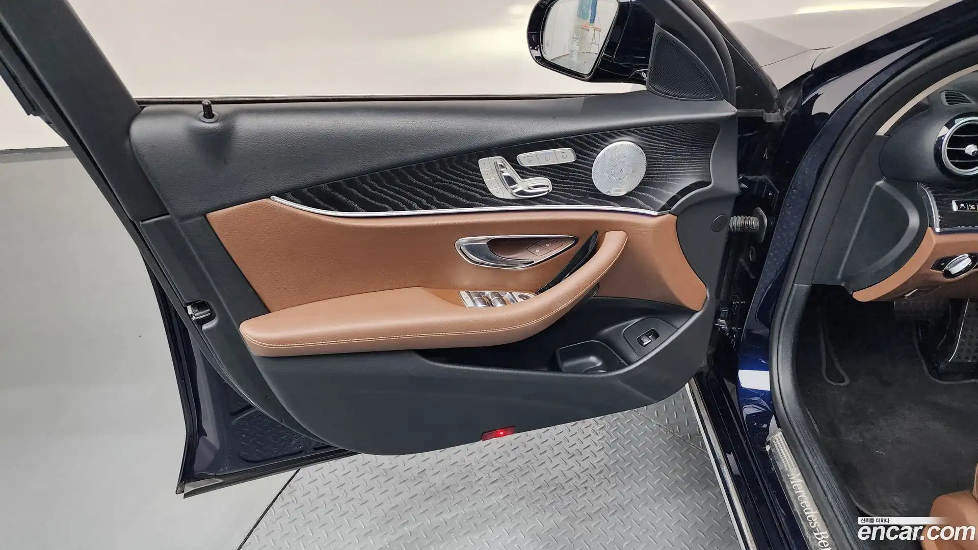 E-Class Mercedes-Benz 2018.11-INNER-034