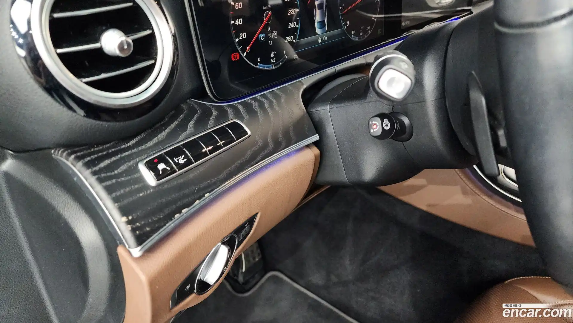 E-Class Mercedes-Benz 2018.11-OPTION-042