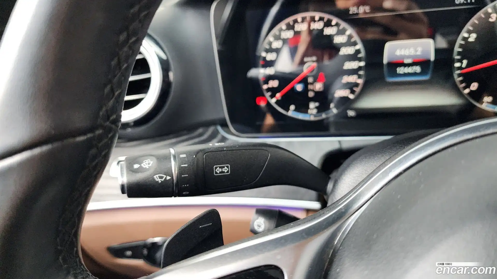 E-Class Mercedes-Benz 2018.11-OPTION-043