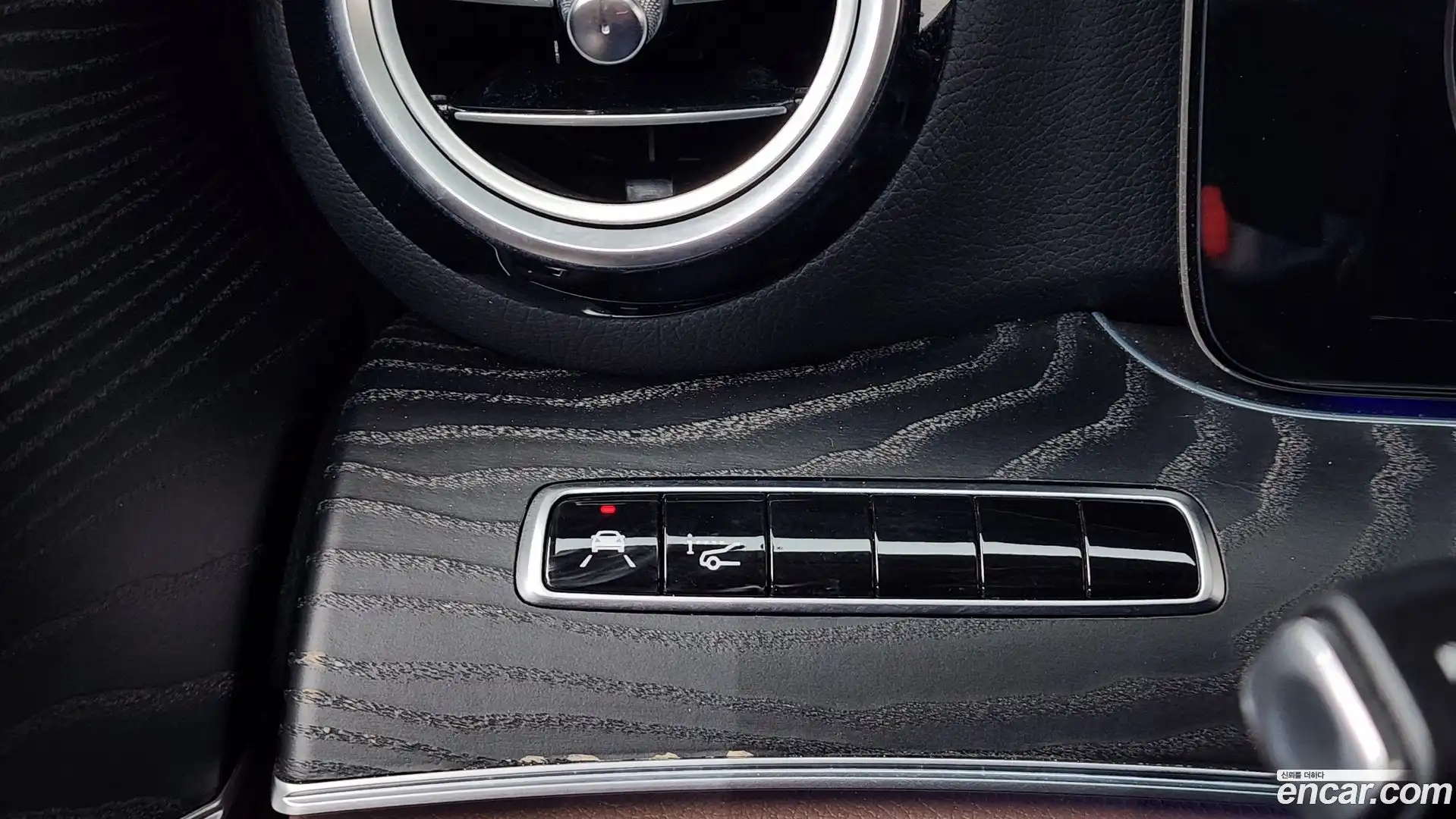 E-Class Mercedes-Benz 2018.11-OPTION-045