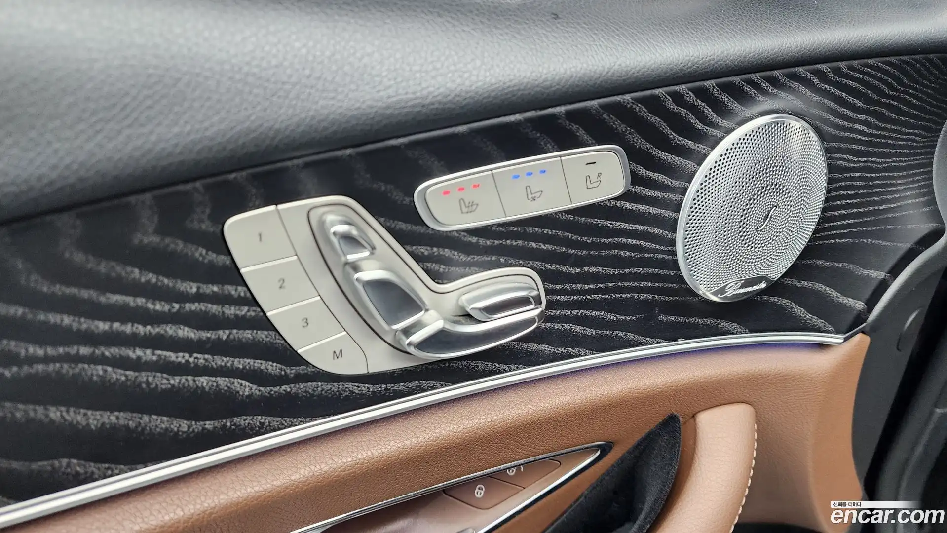 E-Class Mercedes-Benz 2018.11-OPTION-048