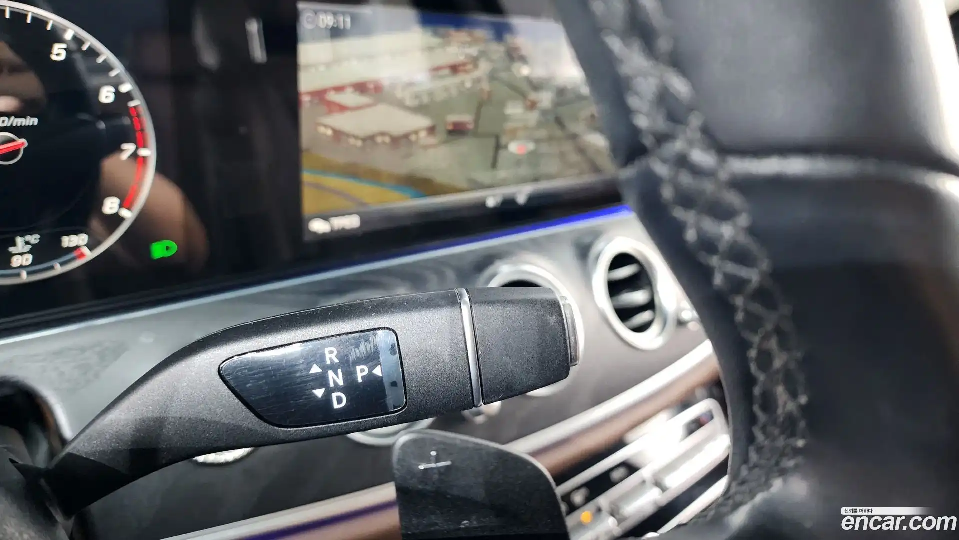 E-Class Mercedes-Benz 2018.11-OPTION-049