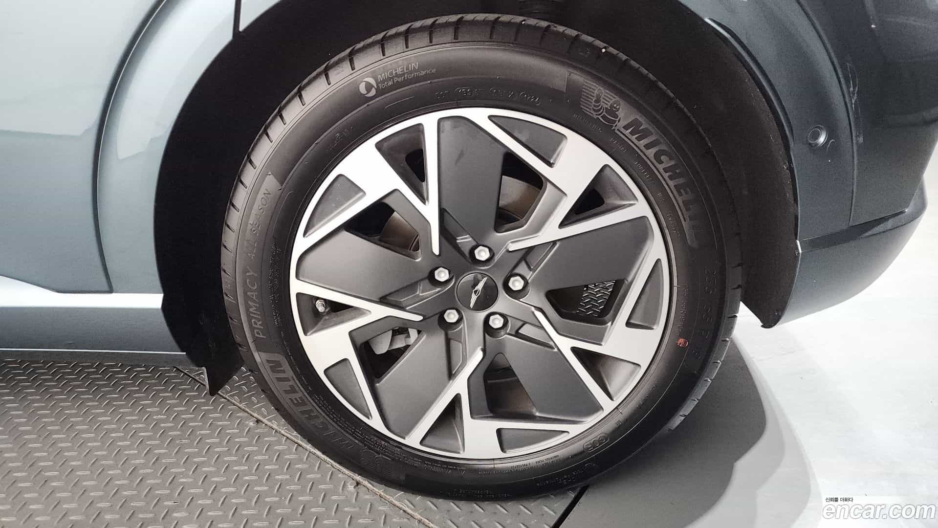 GV60 Genesis 2025.10-OUTER-031