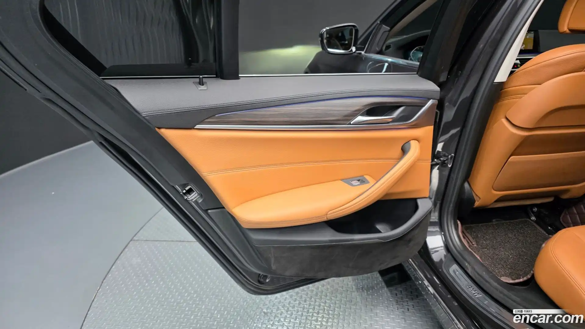 5-Series BMW 2020.1-INNER-035