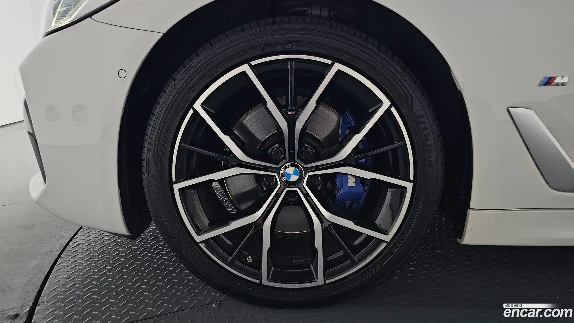 5-Series BMW 2023.4-OUTER-005