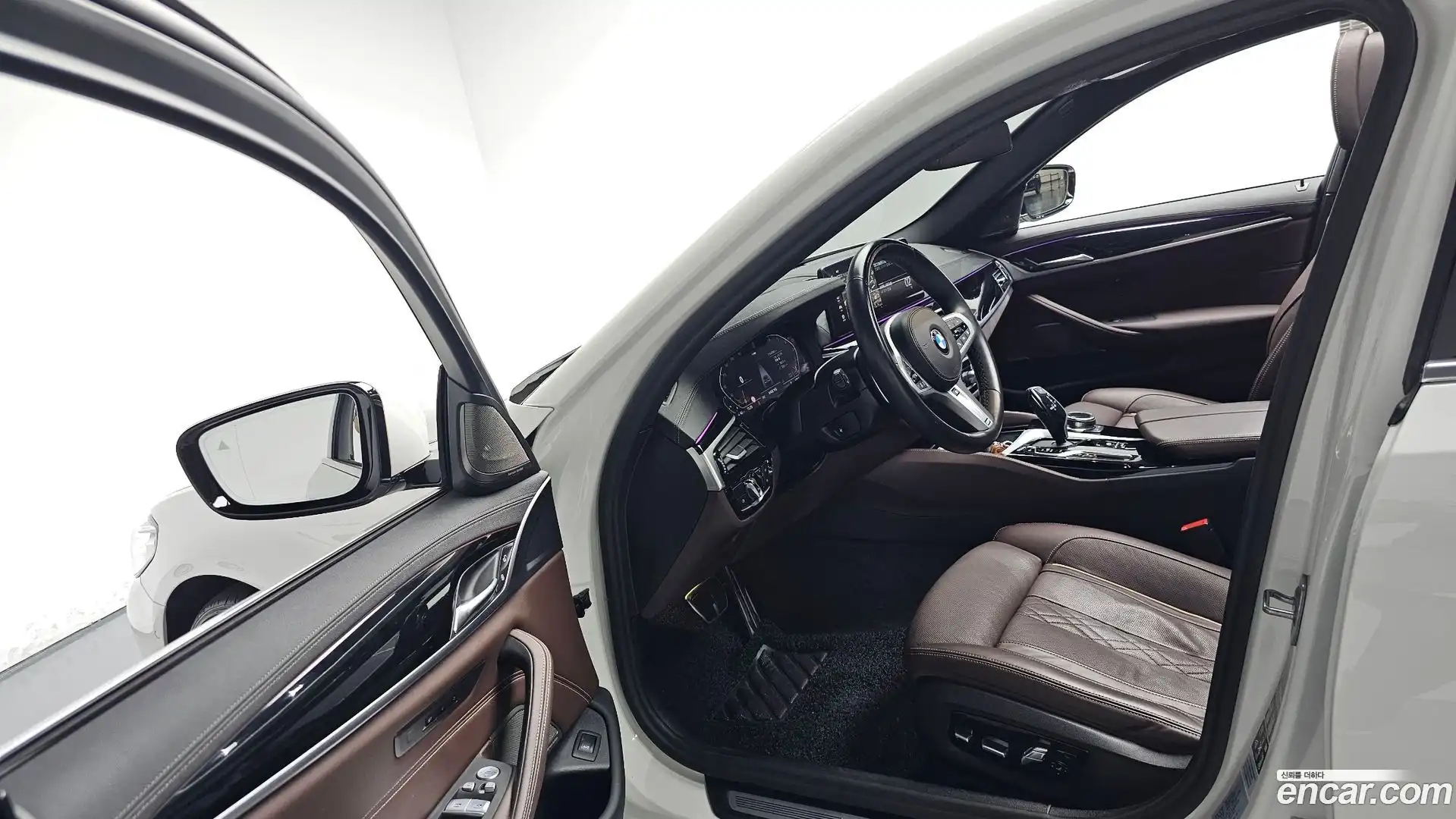 5-Series BMW 2023.4-INNER-010