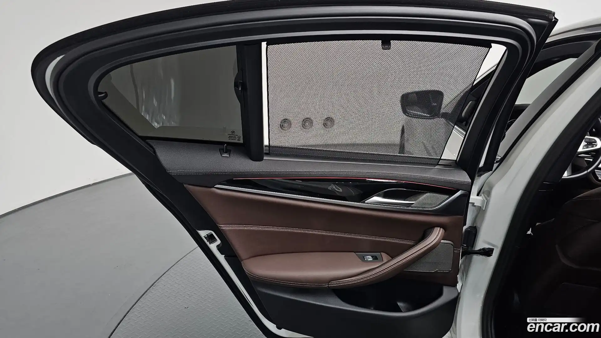 5-Series BMW 2023.4-INNER-035