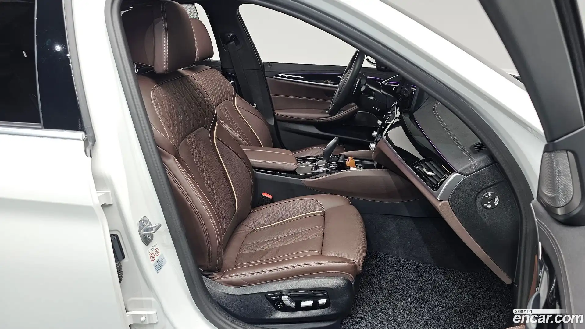 5-Series BMW 2023.4-INNER-036