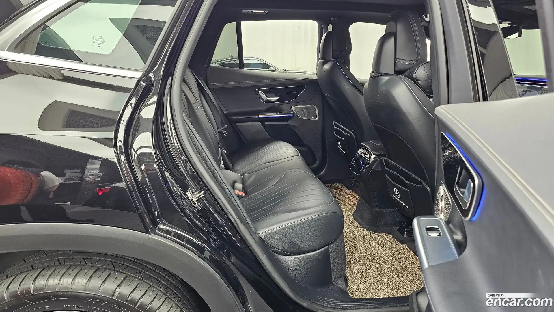 EQE Mercedes-Benz 2023.11-OPTION-016
