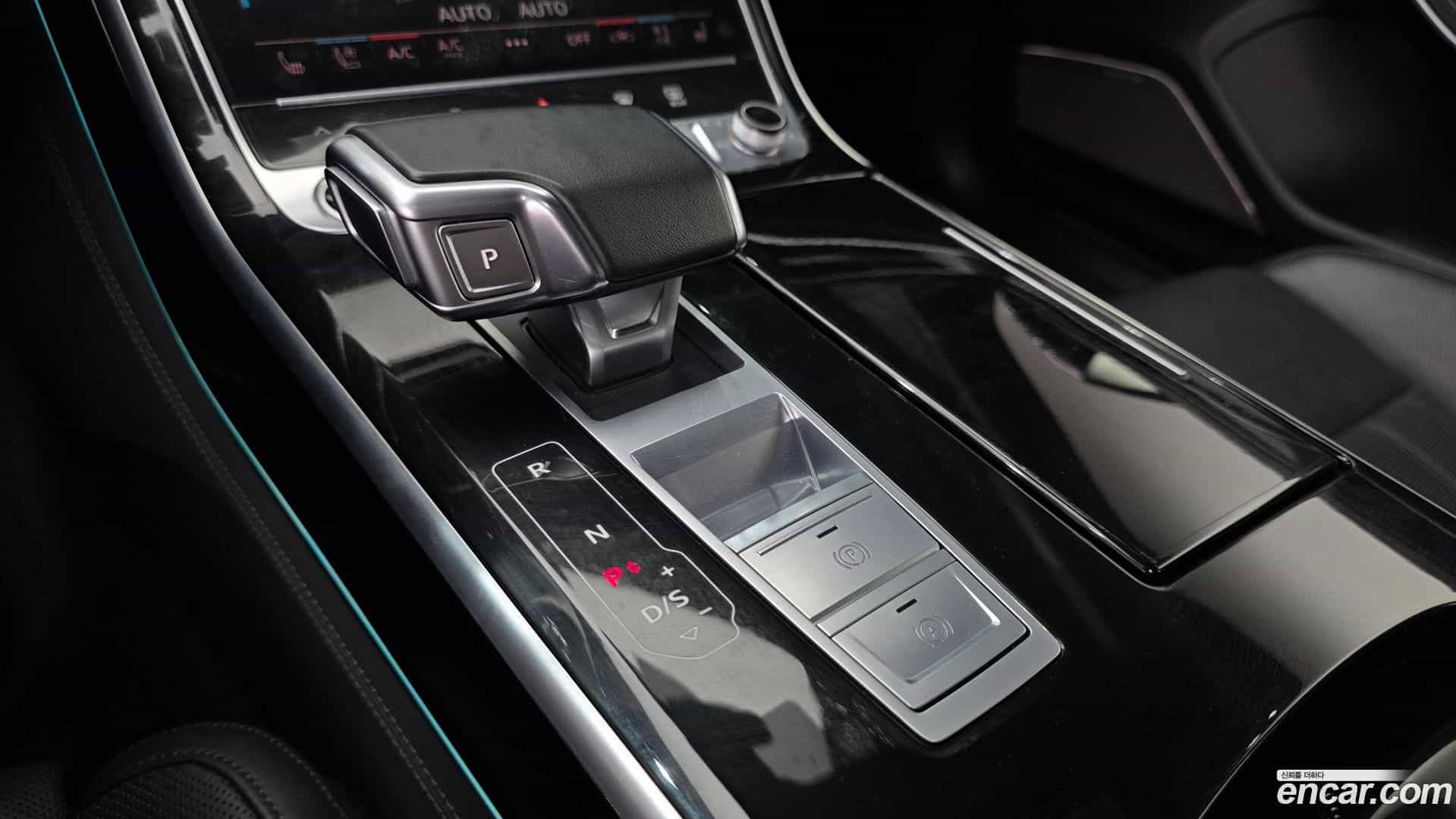 A8 Audi 2021.11-INNER-009