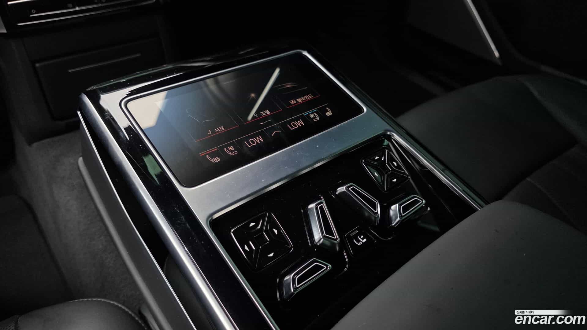 A8 Audi 2021.11-OPTION-041