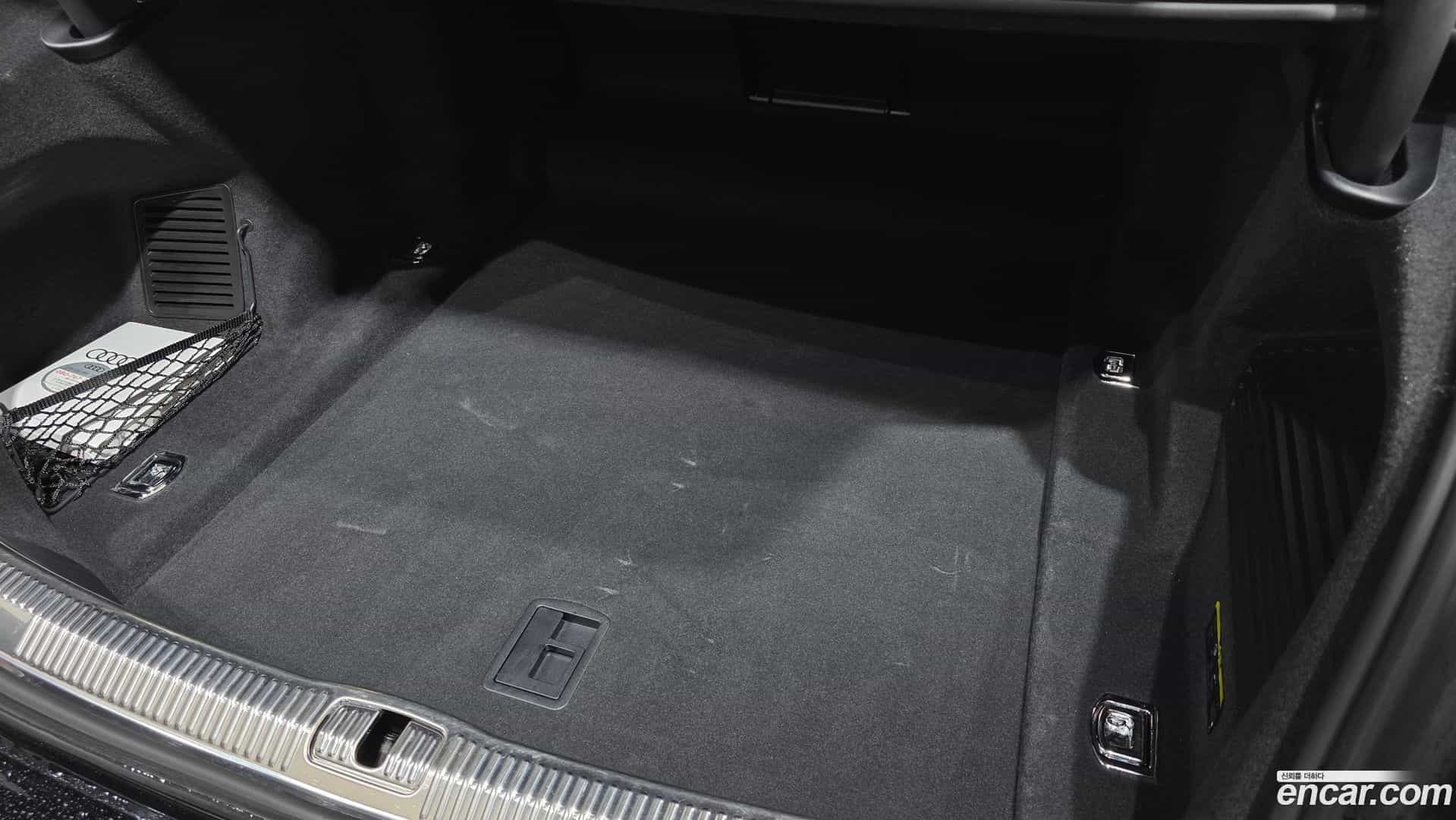 A8 Audi 2021.11-OPTION-044