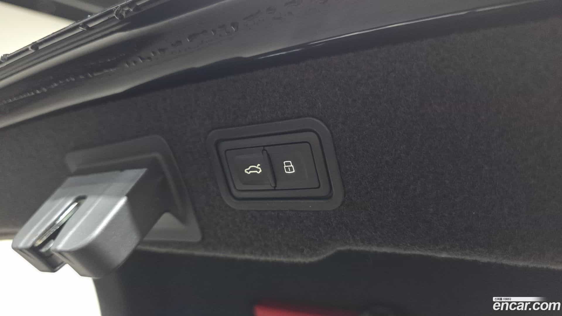 A8 Audi 2021.11-OPTION-045
