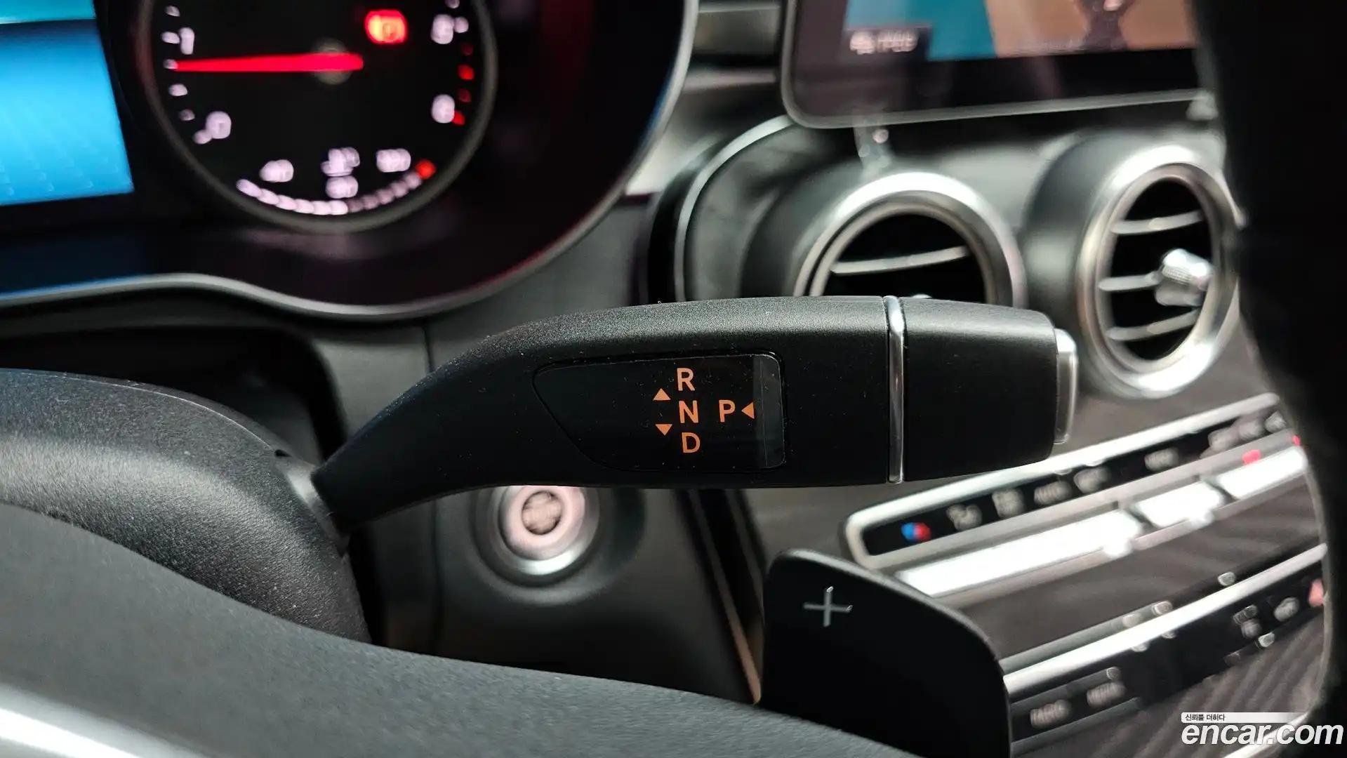 C-Class Mercedes-Benz 2018.11-INNER-009