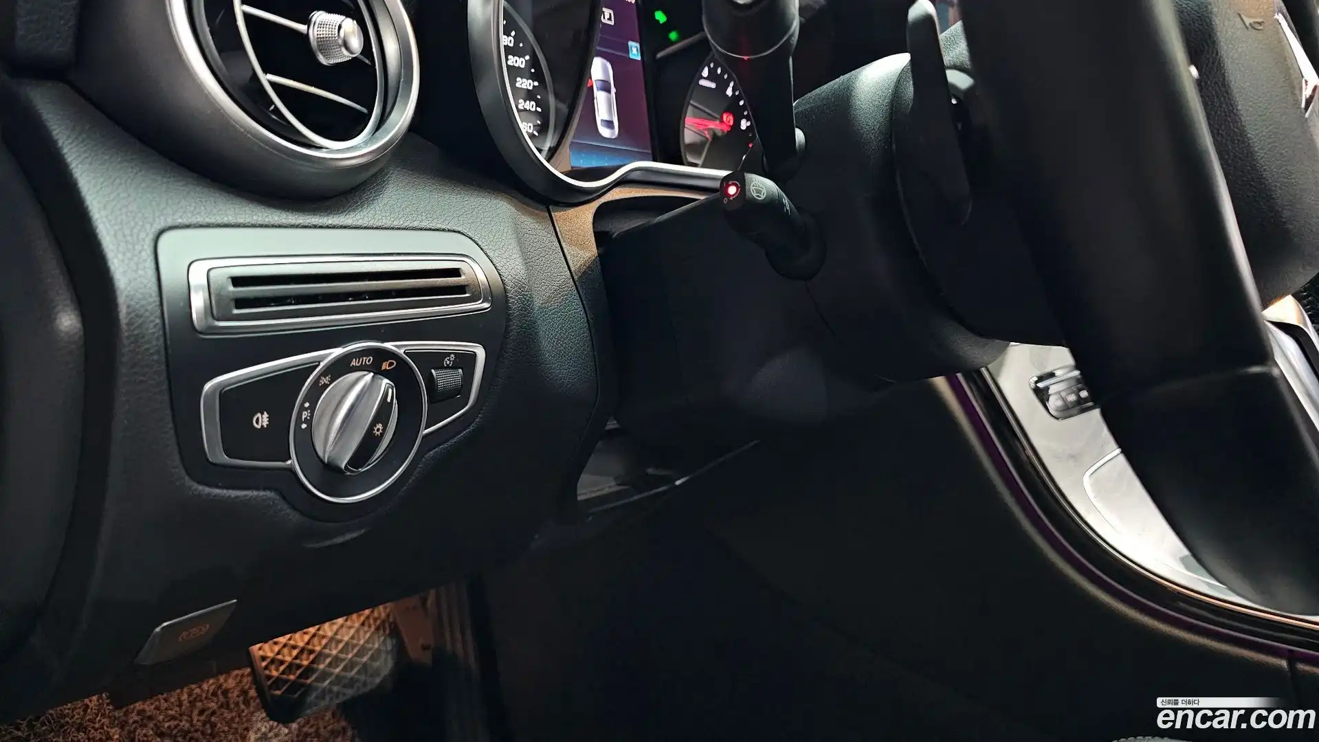 C-Class Mercedes-Benz 2018.11-OPTION-017