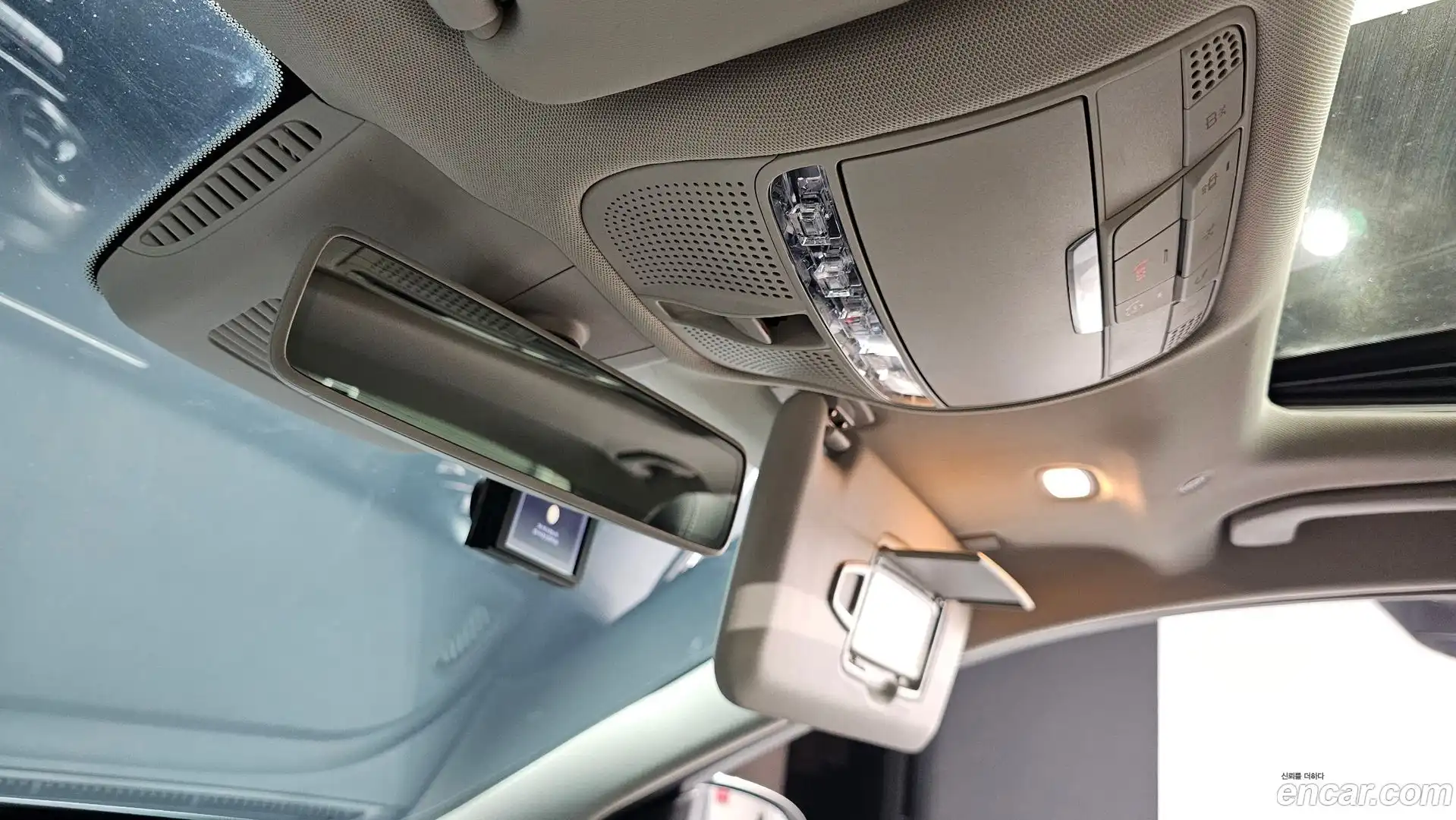 C-Class Mercedes-Benz 2018.11-OPTION-022