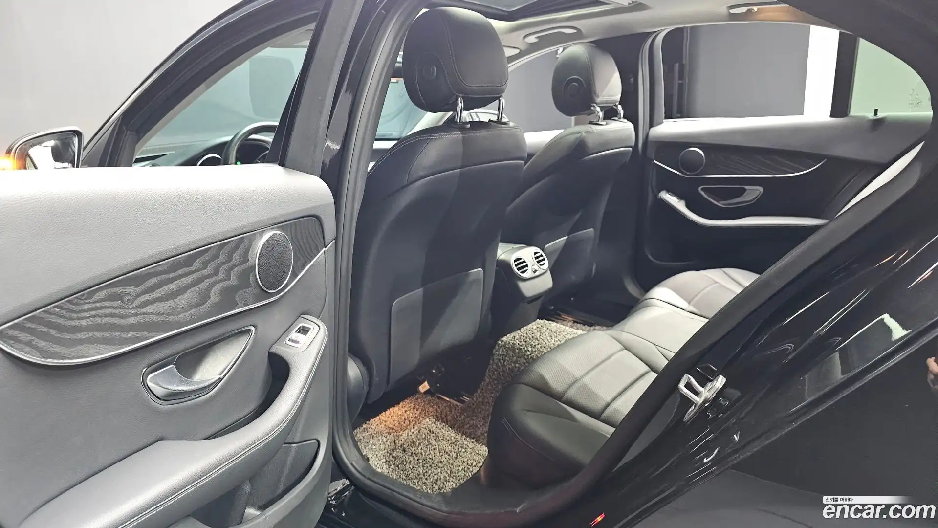 C-Class Mercedes-Benz 2018.11-INNER-036