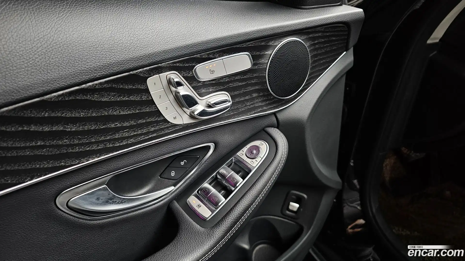 C-Class Mercedes-Benz 2018.11-OPTION-040