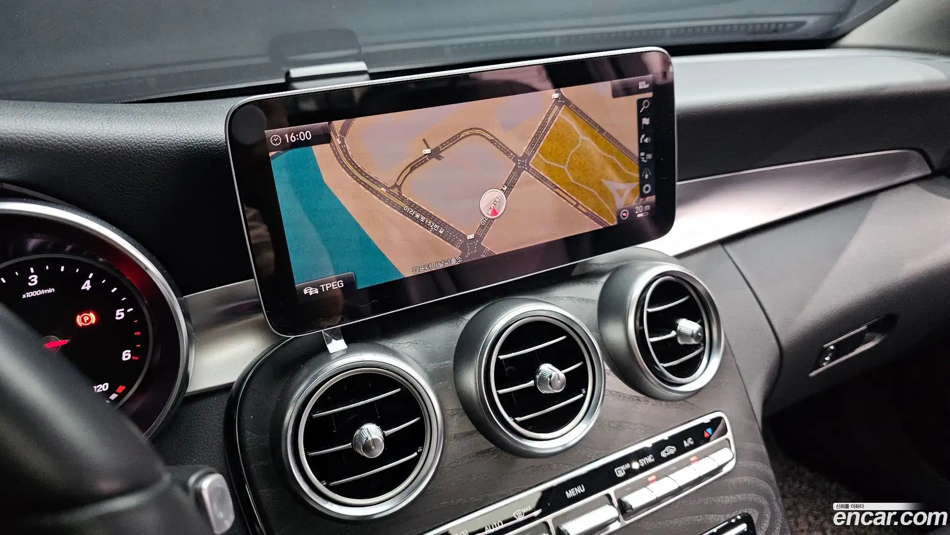 C-Class Mercedes-Benz 2018.11-OPTION-043