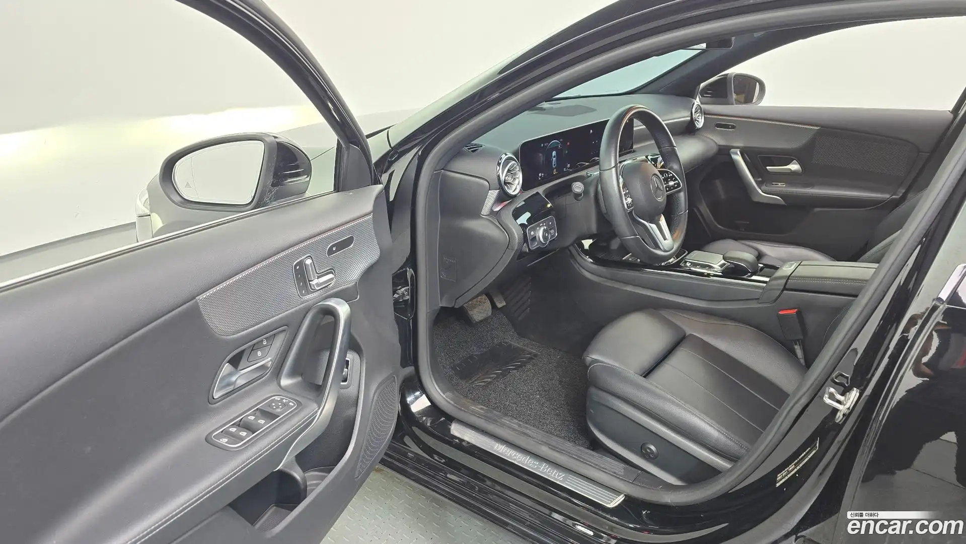 A-Class Mercedes-Benz 2020.2-INNER-010