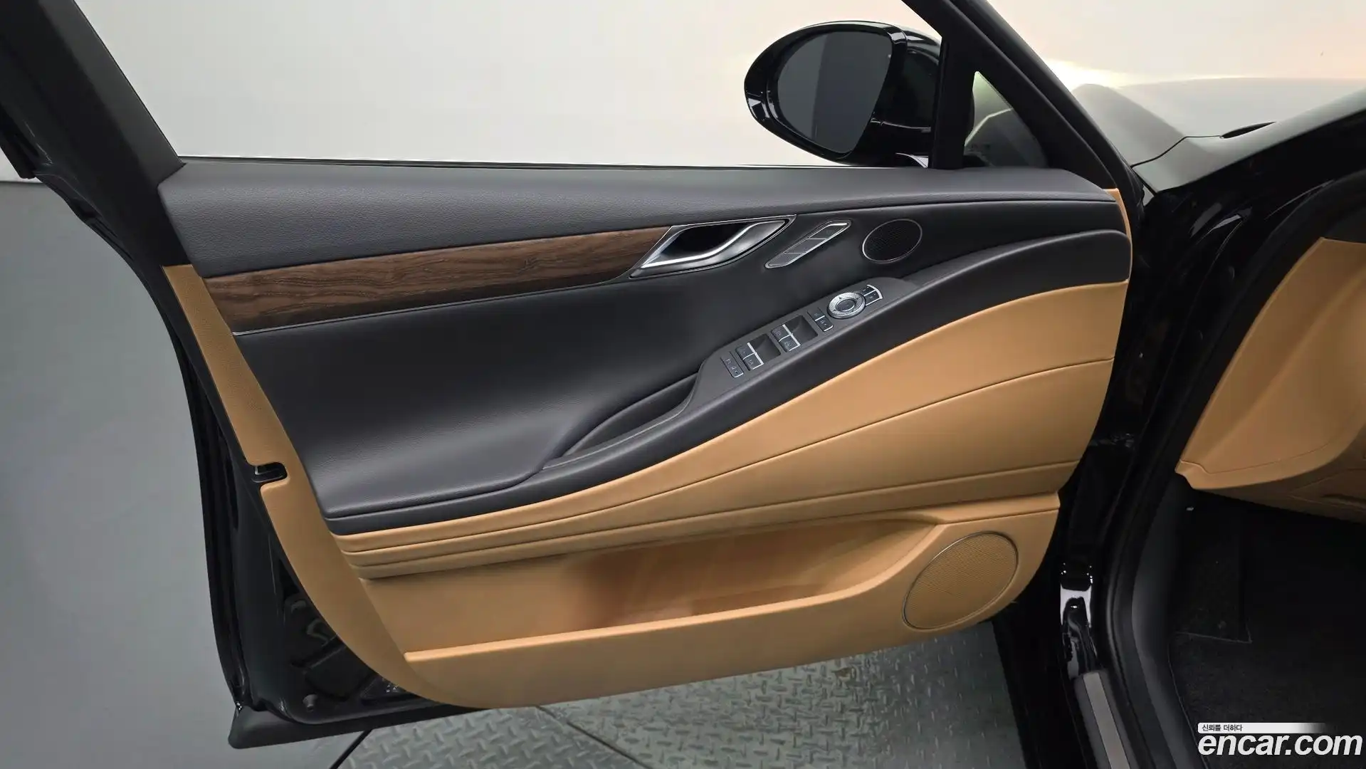 G80 Genesis 2022.1-INNER-034