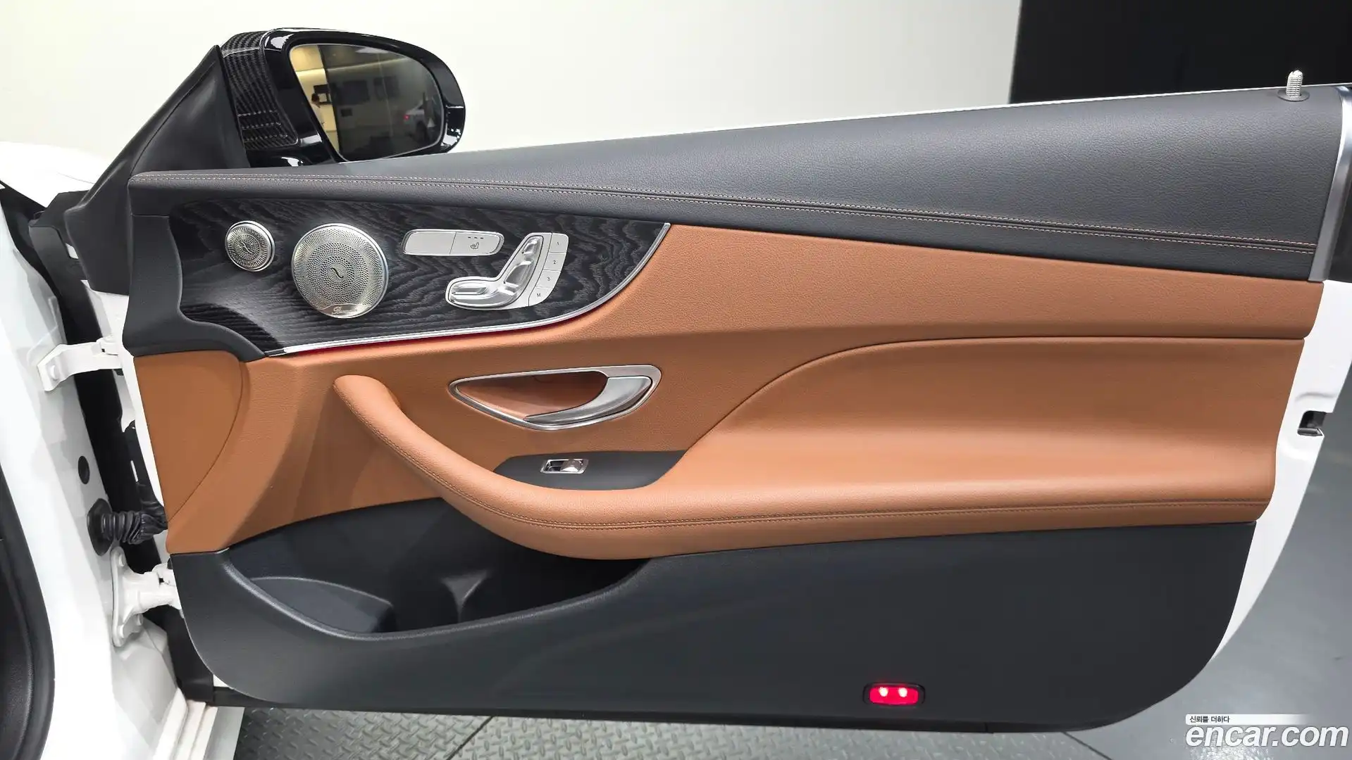 E-Class Mercedes-Benz 2020.5-INNER-035