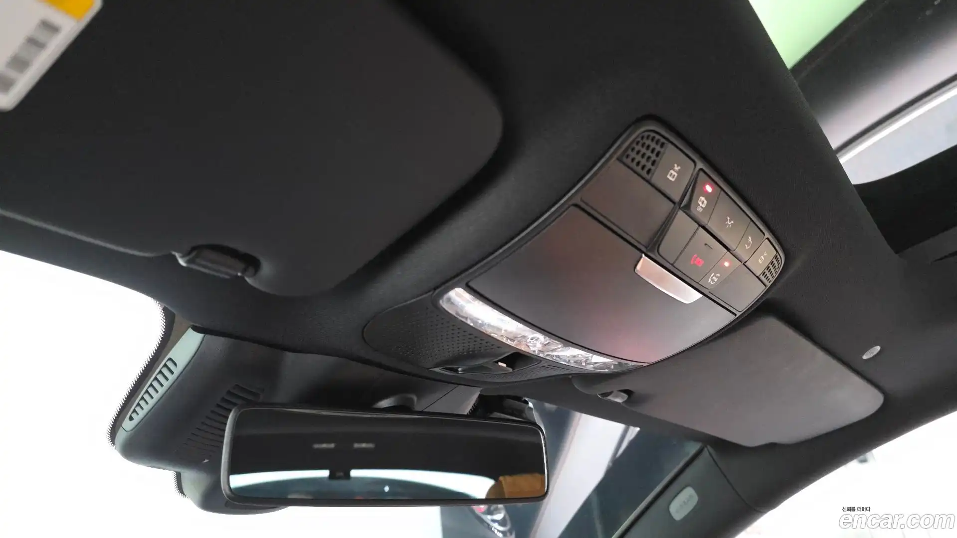 E-Class Mercedes-Benz 2020.5-OPTION-041