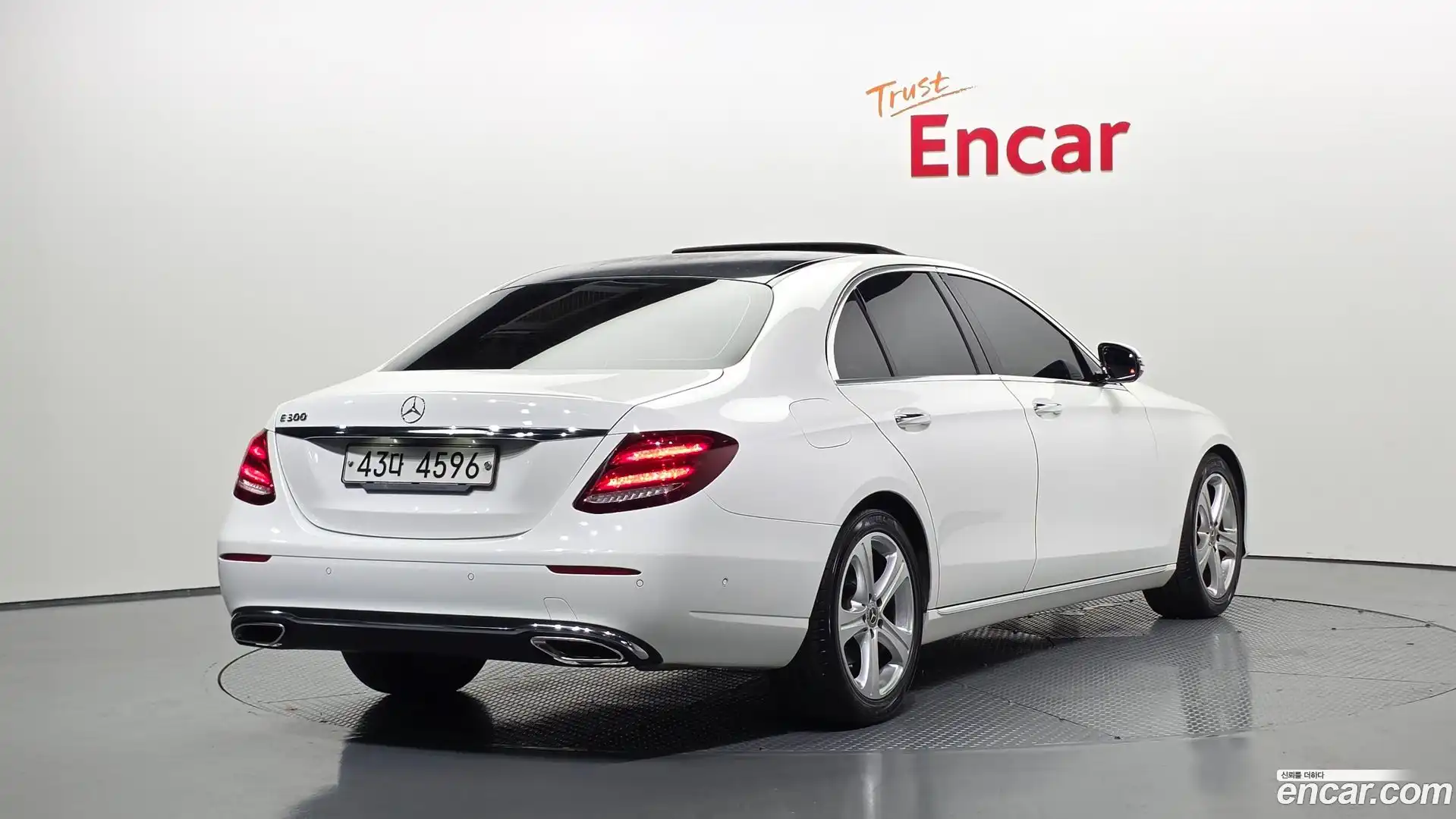 E-Class Mercedes-Benz 2018.0-OUTER-002