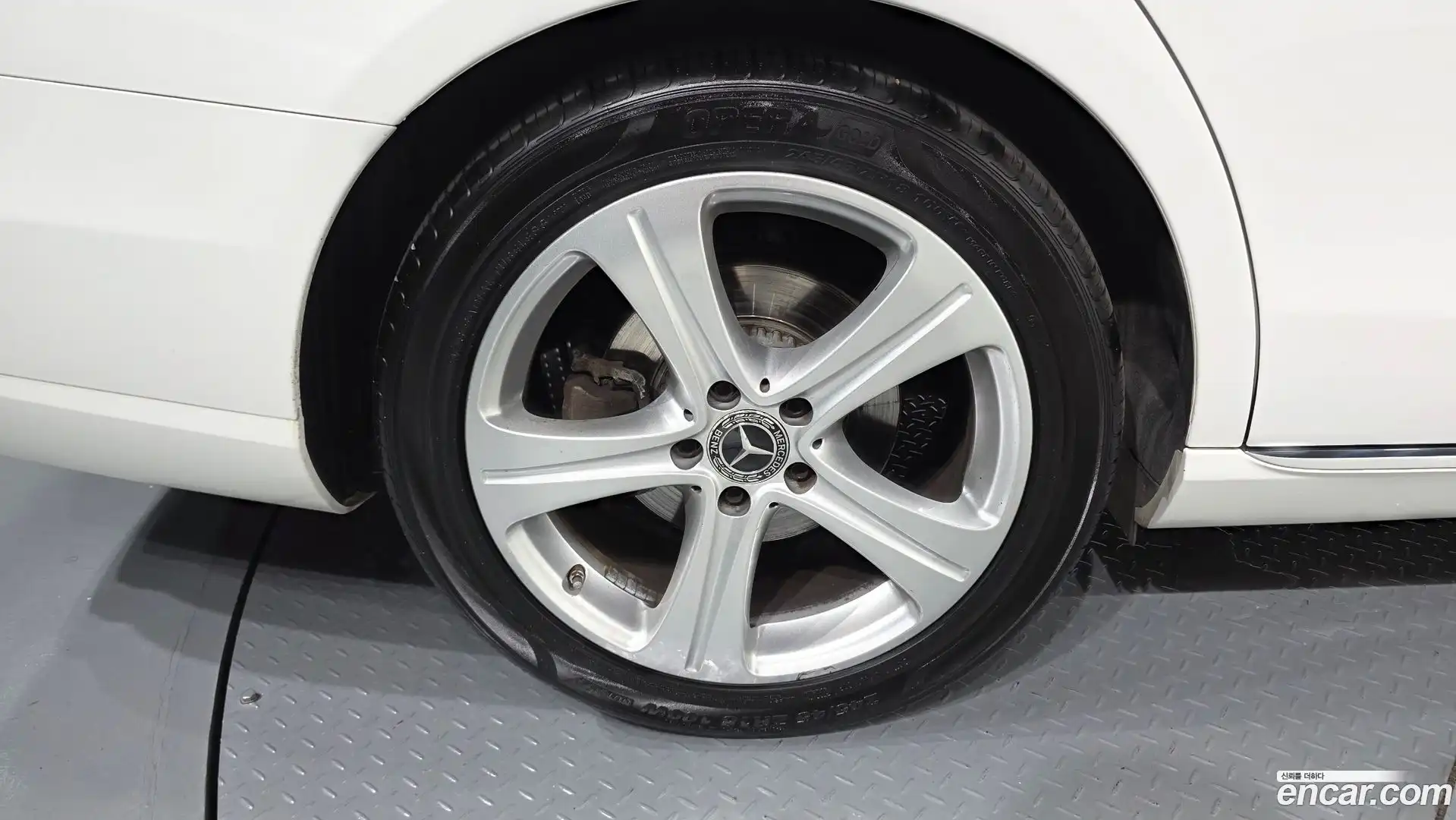 E-Class Mercedes-Benz 2018.0-OUTER-005