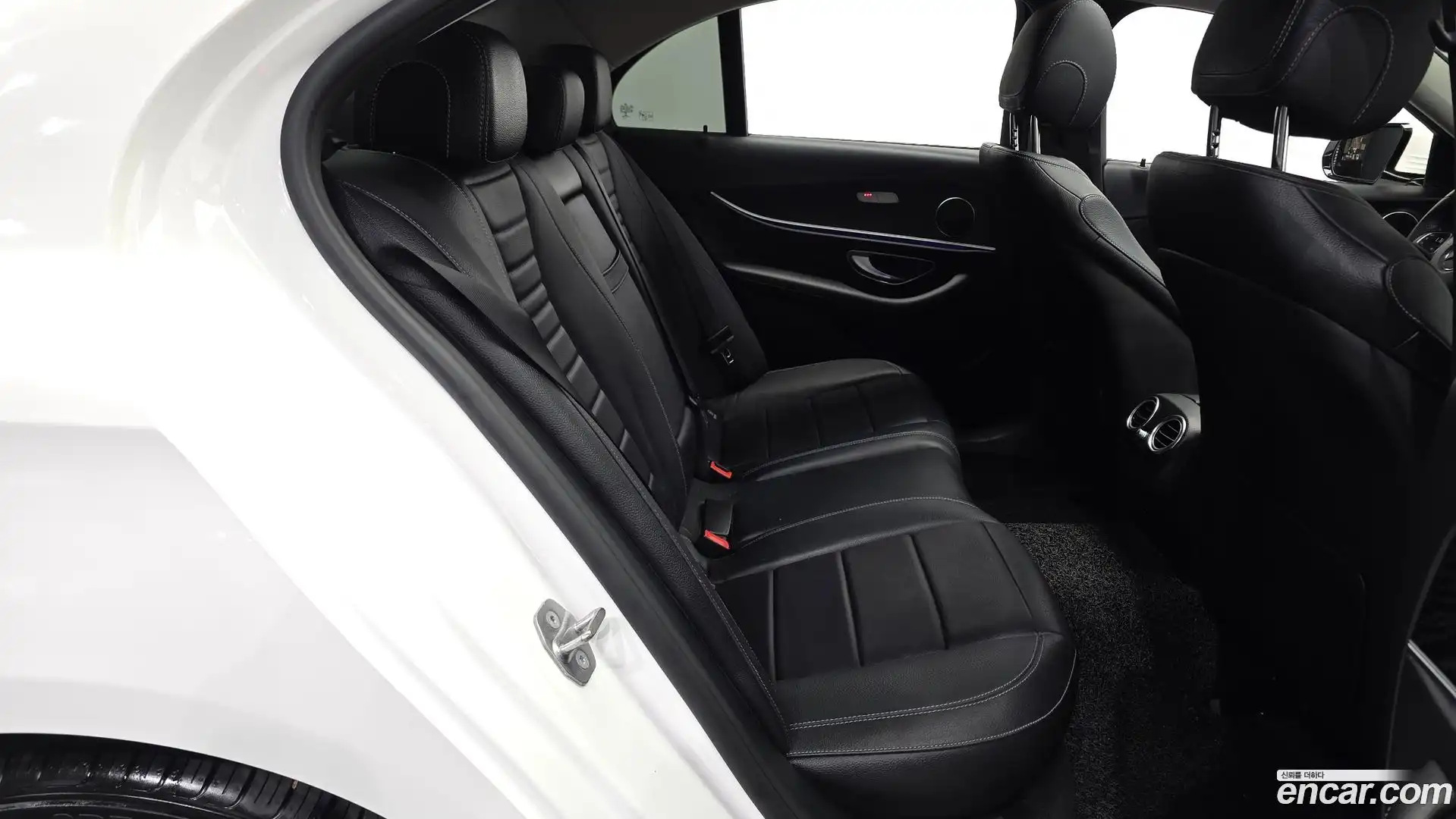 E-Class Mercedes-Benz 2018.0-OPTION-016
