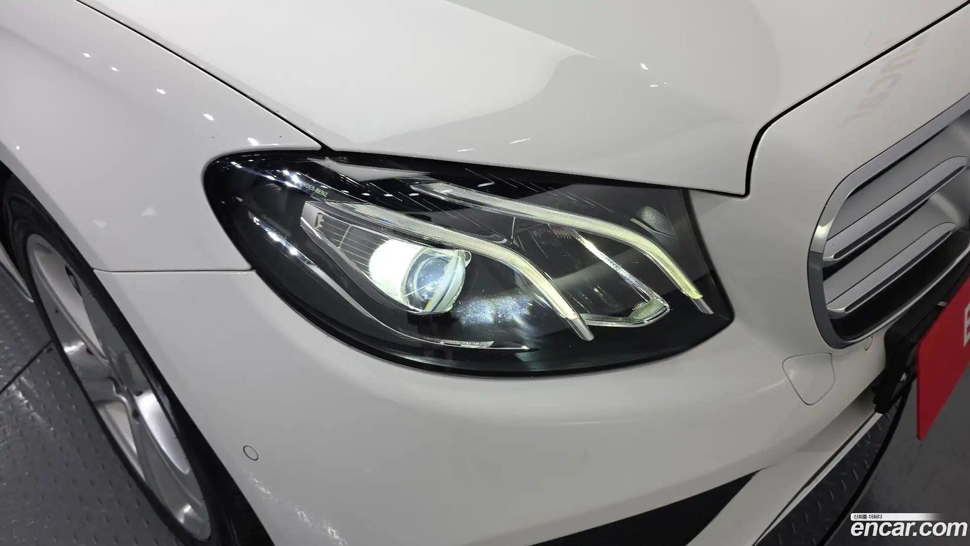 E-Class Mercedes-Benz 2018.0-OUTER-032