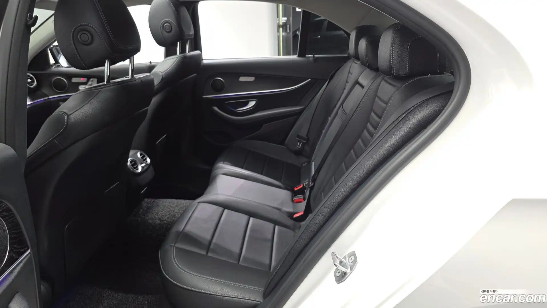 E-Class Mercedes-Benz 2018.0-INNER-036