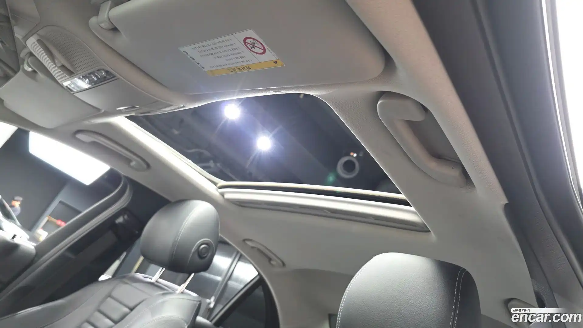 E-Class Mercedes-Benz 2018.0-OPTION-042